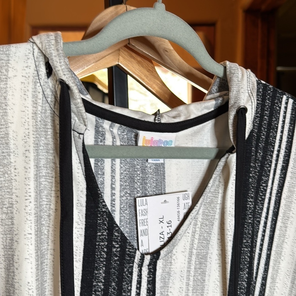 NWT LuLaRoe Eliza Gray Black Cream V-Neck Hoodie Long Sleeve Top Size XL - Picture 6 of 10